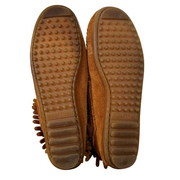 Minnetonka Women's 5 Dark Tan 210840 Suede Double Fringe Side Zip Ankle Booties - Picture 9 of 10